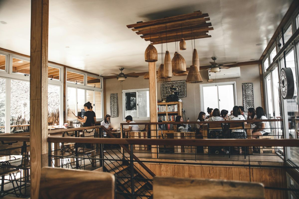 How long do I have to wait for food in the restaurant?
