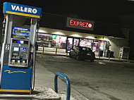 Exprezo Miami Gardens Valero outside