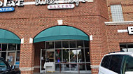 Sweet Meg's Bakery outside