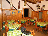 Rifugio Premuda inside