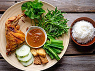 Nasi Ayam Gemas Mustafah (tangkak) food