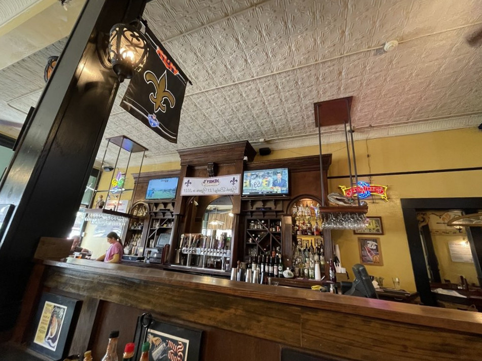Henry's Louisiana Grill