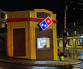 Domino's Pizza outside