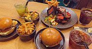 Tru Burger food