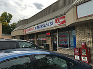 Henderson Burgers & Subs outside