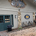 Grannys Famous Funnel Cake House outside