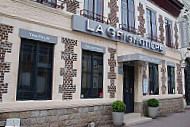 La Grignotière outside