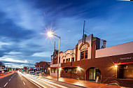 Cooleys Hotel and Restaurant outside