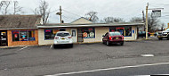 Kingsway Deli Bagels outside