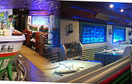 La Mar Del Medio inside