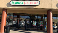 Los Reyes Taqueria outside