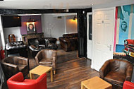 Che And Lounge inside