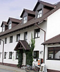 Pension U. Gasthaus Kahren outside