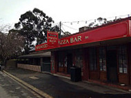 Birdwood Country Pizza Parlour outside