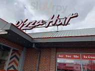 Pizza Hut outside