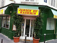 Le jardin du Kashmir outside