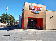 Baskin-robbins outside