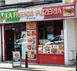 La Friends Pizzeria outside