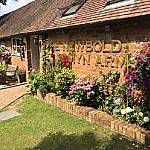 Newbold Comyn Arms outside