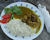 Para'dest Village food