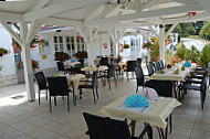 Auberge Du Lac inside