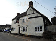 The Butchers Arms outside