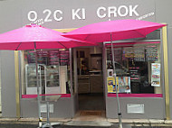 O2 C KI Crok outside