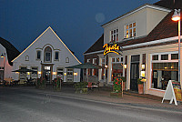 Warsteiner Treff outside