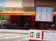 Le Saigon outside