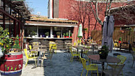 Le Patio inside