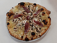 Favolsa Pizza food