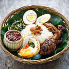 Gerai Kak Manis (no.6 Keluarga Kopitiam) food