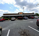 Cracker Barrel Old Country Store outside