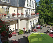 Am Heylschen Garten (im Wein- Und Parkhotel Nierstein) inside