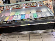 Cold Stone Creamery inside