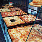 Artesanos Pizzeria food