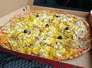 Emilio Pizza food