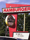 Zack's Hamburgers outside