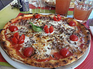 Pizza Mia food