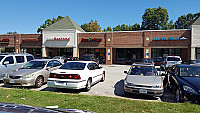 Sal's Ny Pizza outside