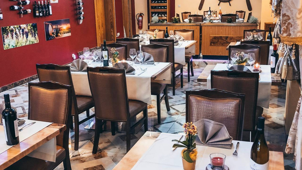 restaurant image