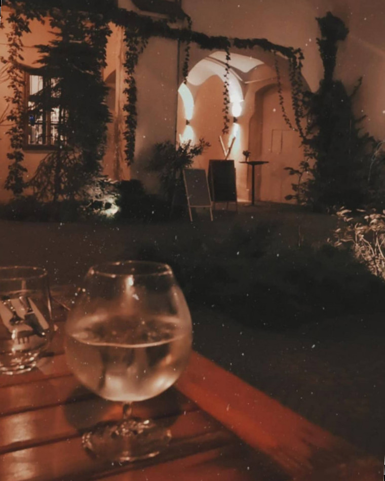 JULES - Bistro Restaurant