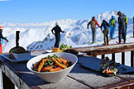 Les Aiguilles De Péclet food