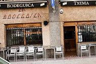 La Bodeguica De Txema inside