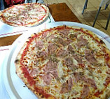 Maxi Pizza food