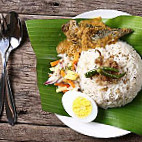 Mak Wan Nasi Dagang food