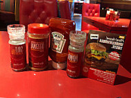 Red Robin Gourmet Burgers And Brews food