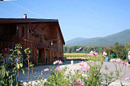 Auberge De La Ferme Des Dahlias outside