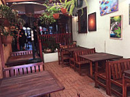 Cafe Da Cruize inside