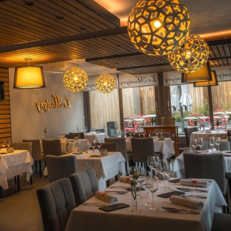 restaurant image